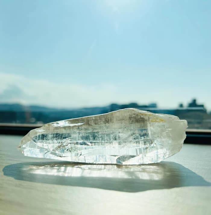 光是看著水晶曬太陽內心就感到無比喜悅️